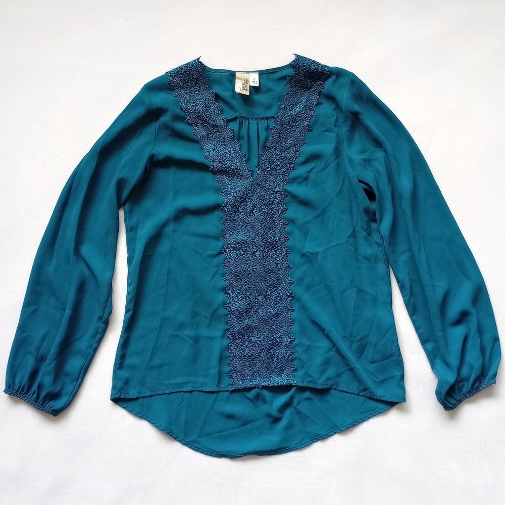 Francesca's▪️Turquoise Long Sleeve Lace Blouse